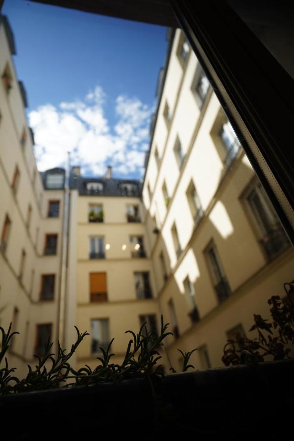 Charmant Studio Au Calme Et Bien Desservi Paris Exterior foto